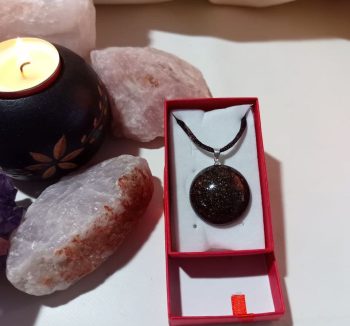 Orgonit-Anhänger Kleiner Halbkreis SMALL IRON CHIP 10 gr.